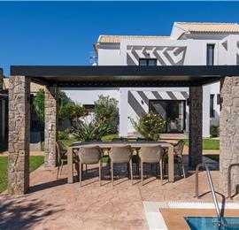 4 bedroom villa with pool, Chalikounas, sleeps 8